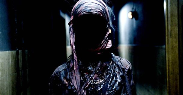 Кадр из фильма La hora fría. Режиссер: Элио Кирога. Производство: Ayuntamiento de Las Palmas de Gran Canaria, Cabildo de Gran Canaria, CajaCanarias, Eqlipse Producciones Cinematográficas S.L., Gobierno de Canarias, Instituto de la Cinematografia y de las Artes Audiovisuales, La Huella Efectos Digitales SL, Televisión Española (TVE)