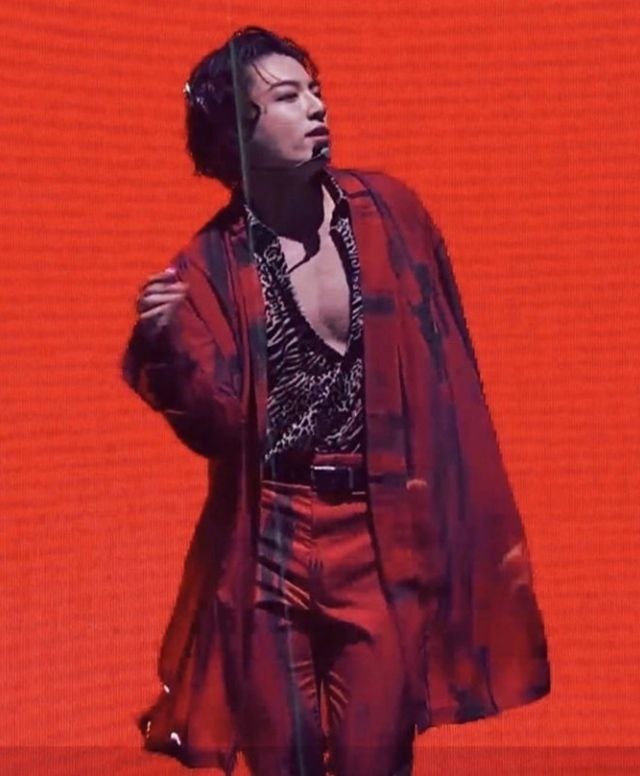 #JUNGKOOK сам поставил хореографию для трека.