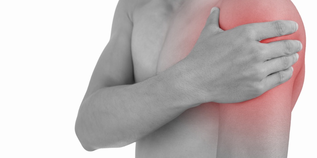 Почему болит плечо при поднятии руки: причины, о которых вы не знали