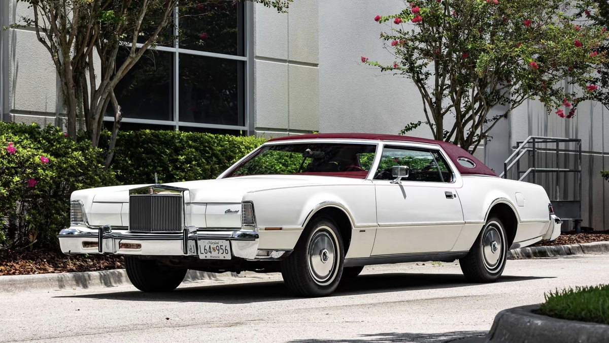Lincoln Continental Mark IV 1975