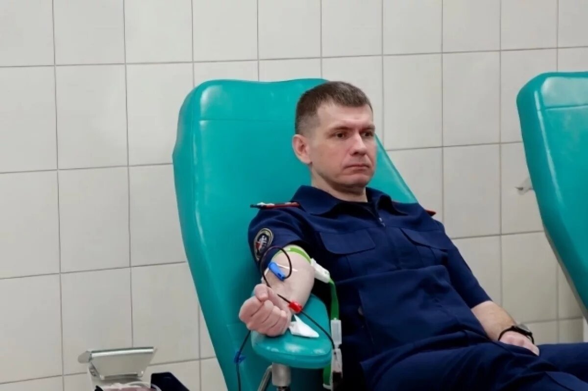    Томские следователи сдали кровь для пациентов и бойцов СВО