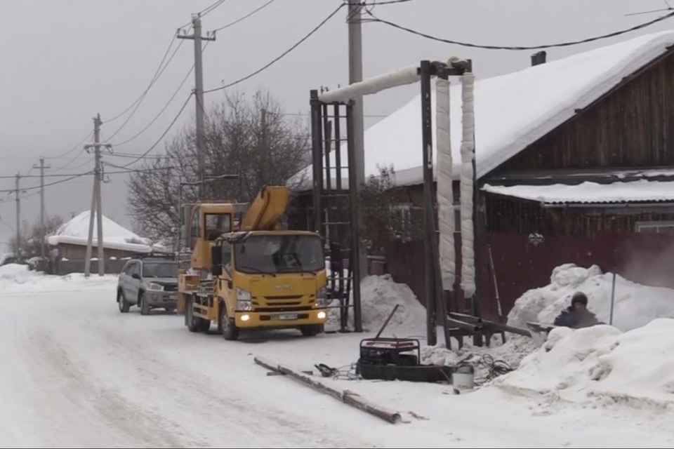    В Бодайбо тепло вернули уже в 191 дом, где живут 1604 человека. Пресс-служба правительства Иркутской области