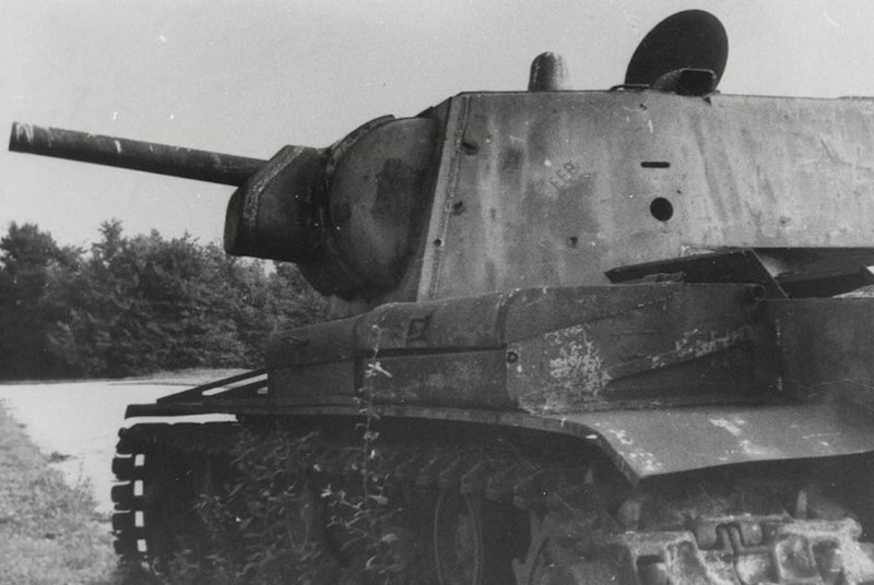 Танк КВ-1 производства ЛКЗ выпуска августа 1941 года из музея в Сомюре