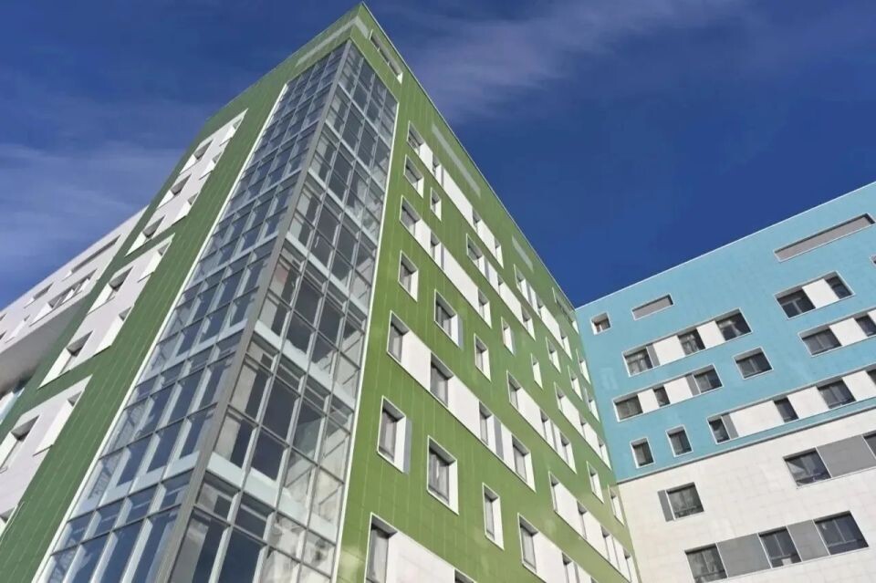    Строительство хирургического корпуса Алтайского центра охраны материнства и детства. Источник: Антон Червяков