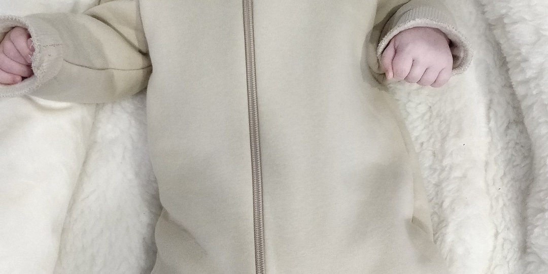 Пашенька ❤️🥰😍💋 уже так подрос, что скоро не будет влазит в зимний конверт