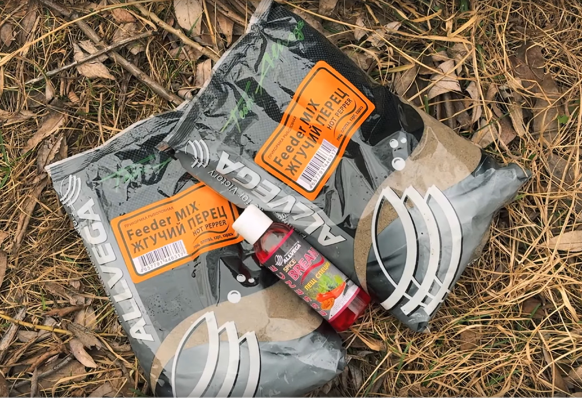 Фидер микс жгучий перец – мощный активатор клева с пряно-острым ароматом. Эта смесь специально разработана для стимуляции аппетита у пассивной рыбы в сложных условиях: в холодной и прозрачной воде, при низкой активности леща, плотвы, карпа и карася. 