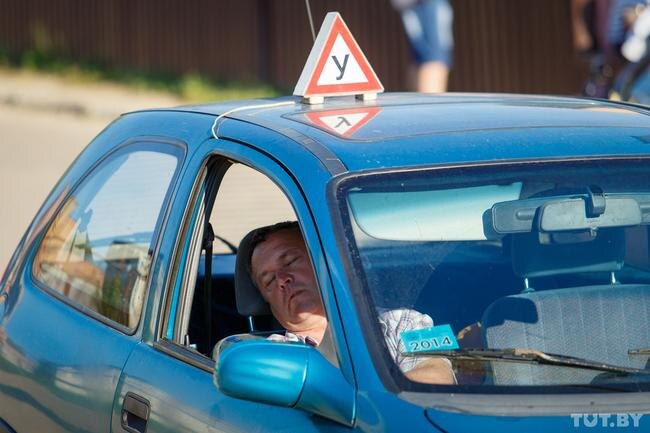 «Кто сегодня идет работать инструктором по вождению?» – задает себе риторический вопрос Руслан Лосский (изобразительное фото)