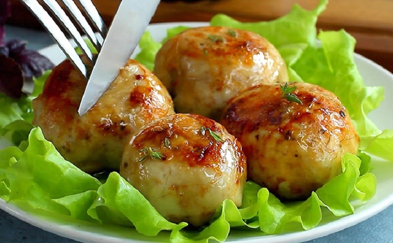 Куриные тефтели с грибами и сыром: изысканный ужин из самых обычных продуктов