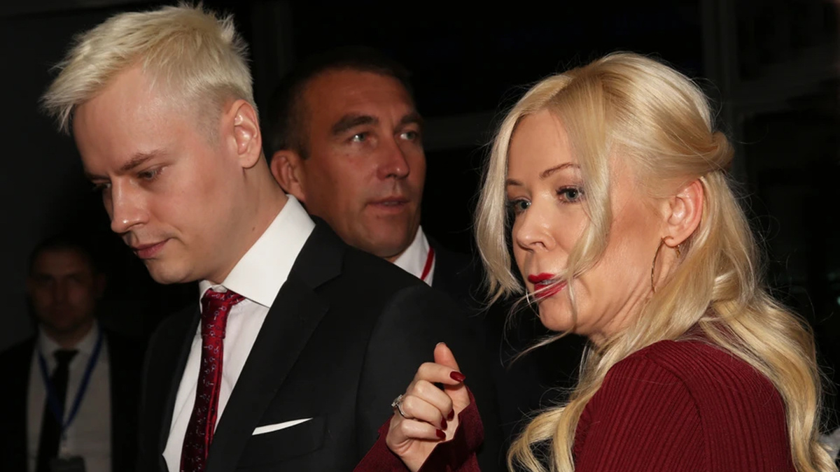 Как отреагировала Мезулина на выходку Шамана, который вылизал лёд Байкала?