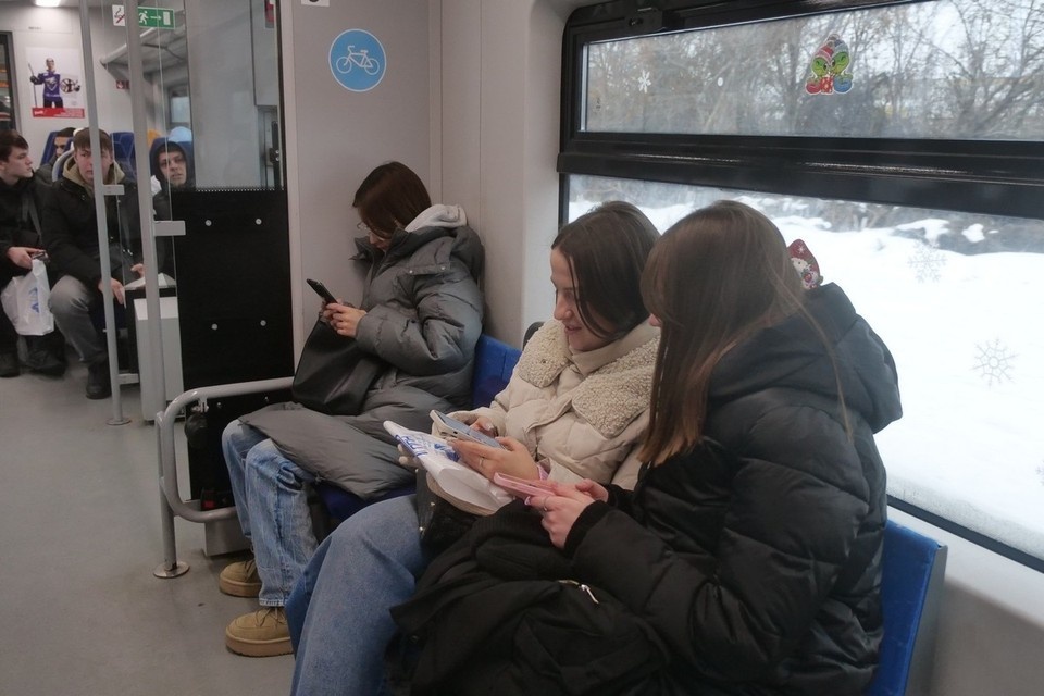    Электрички пользуются популярностью у пассажиров. Светлана МАКОВЕЕВА