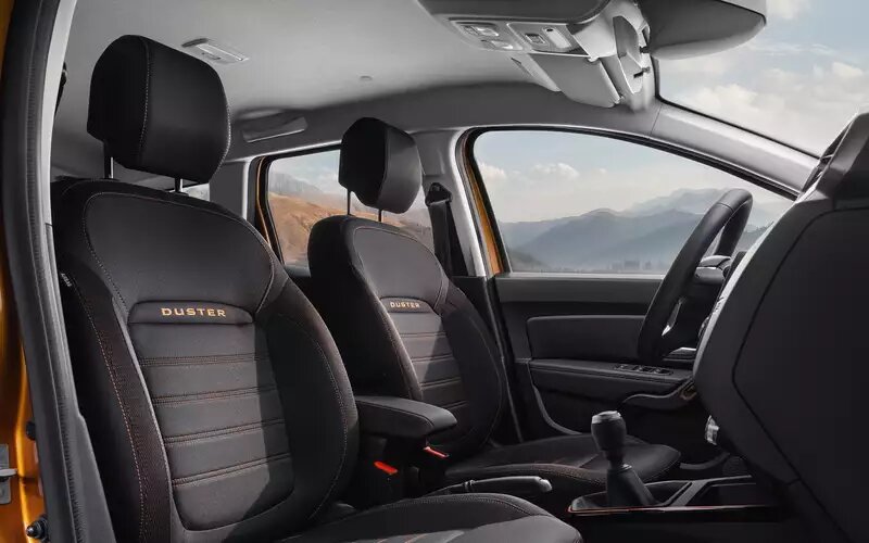 Интерьер Renault Duster📷
