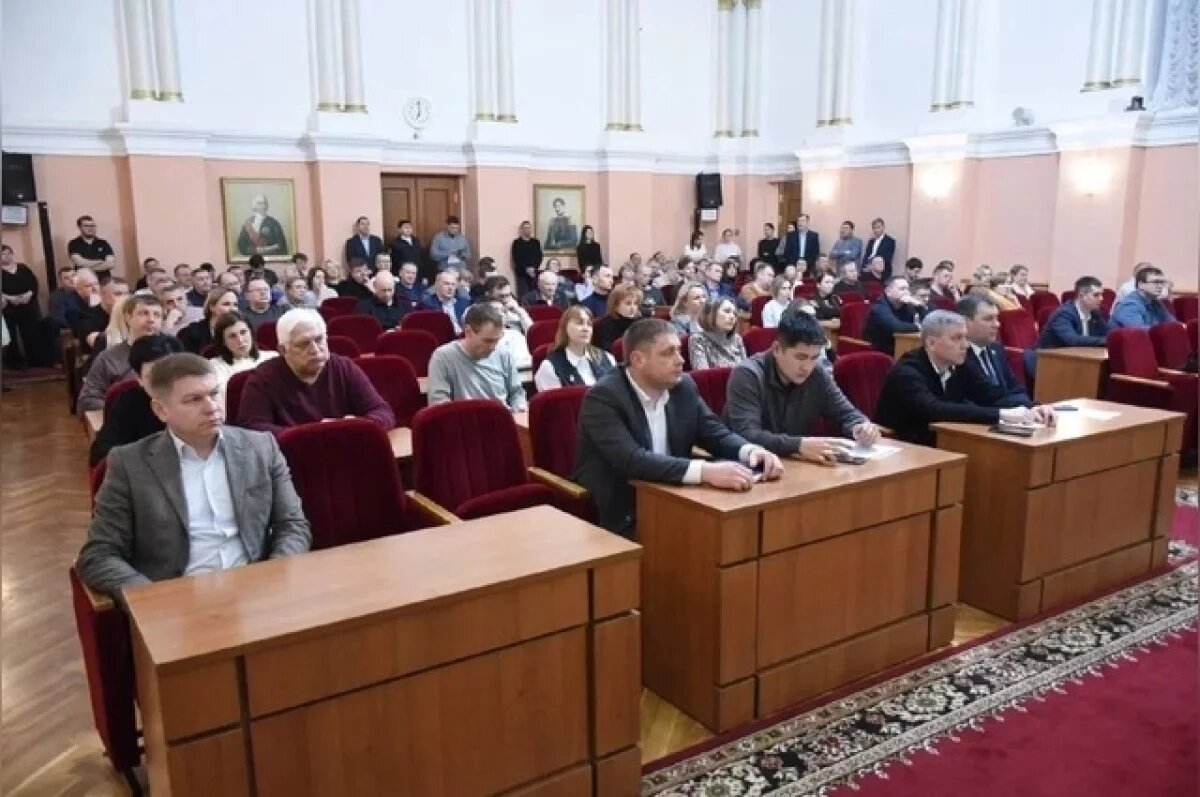    В Оренбурге после снегопада экстренно усилили работу по уборке снега