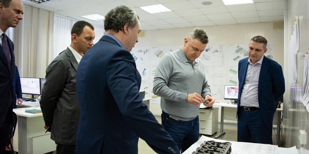 Замглавы Минпромторга РФ ознакомился с научно-исследовательской базой ЯГТУ