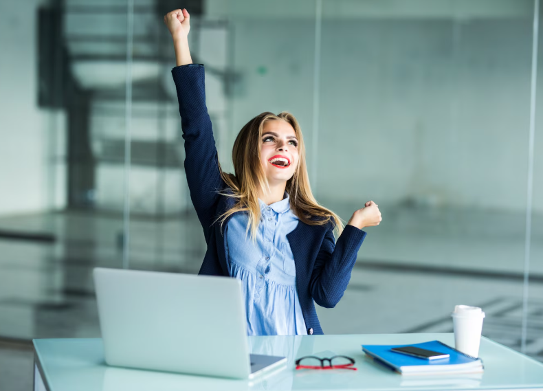 Одни легко уходят из разрушающих связей и остаются желанными, другие годами держатся за тех, кто их обесценивает. Психоанализ объясняет это не “везением”, а подвижностью энергии, доступом к злости и качеством внутреннего родителя.