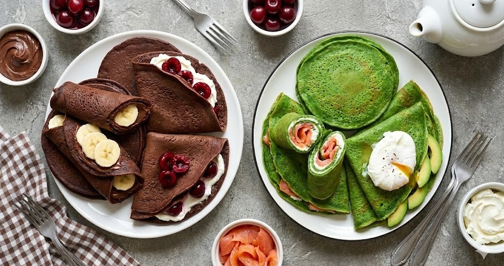 Забыла про обычные блины: как я пеку роскошные шоколадные и шпинатные блинчики (и 8 лучших начинок к ним)