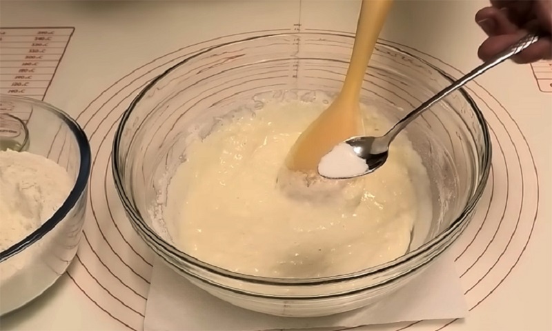 Пузырчатые пирожки по старинному рецепту: вспоминаем атмосферу советских столовых