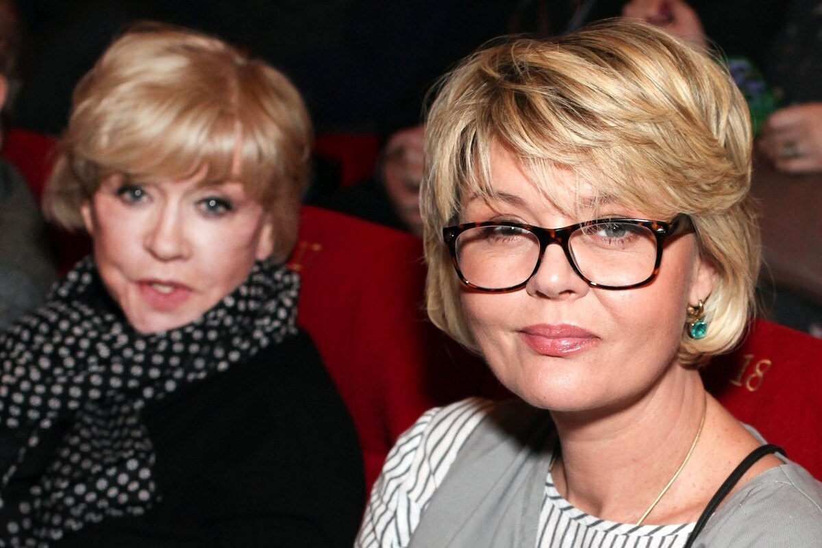     «Впервые в этот день без тебя, мой хрупкий и элегантный ангел»: Юлия Меньшова трогательно обратилась к Вере Алентовой