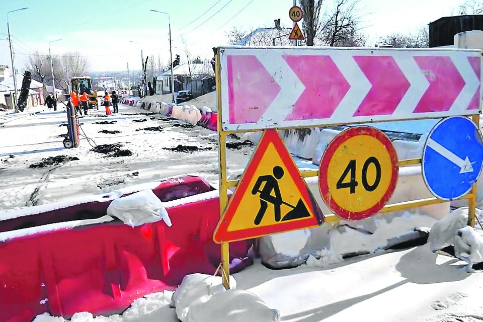    На улице Фрунзе продолжается ремонт. Администрация Луганска