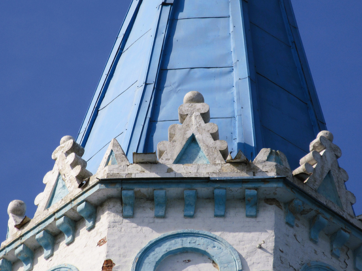 "Готические" украшения более поздней колокольни