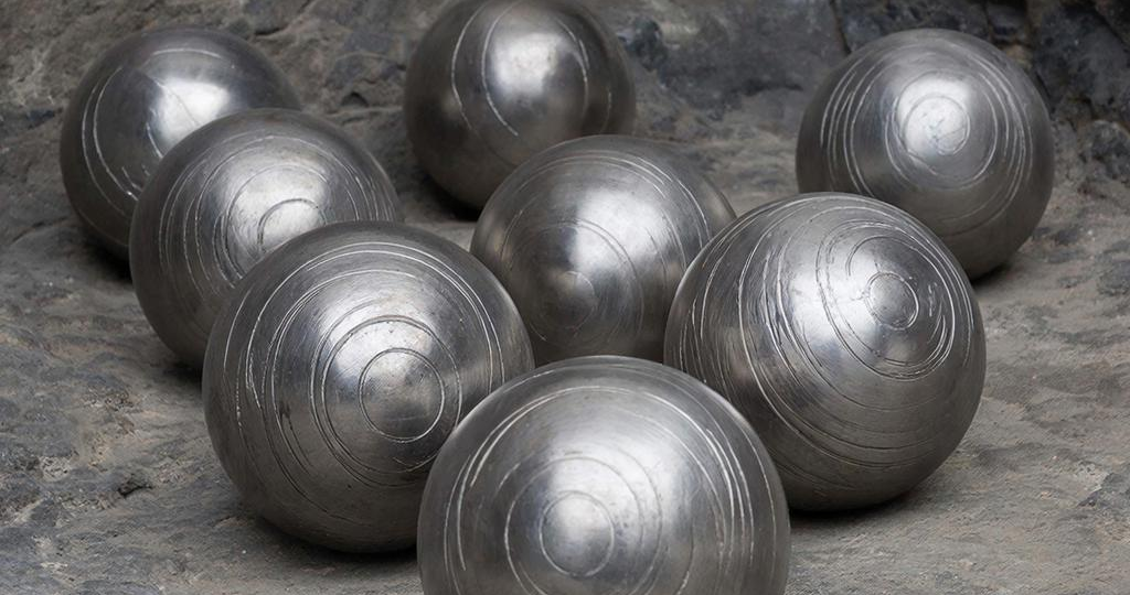Идеальные металлические шары, найденные в шахтах Южной Африки. Их возраст - 3 миллиарда лет. Кто их создал?