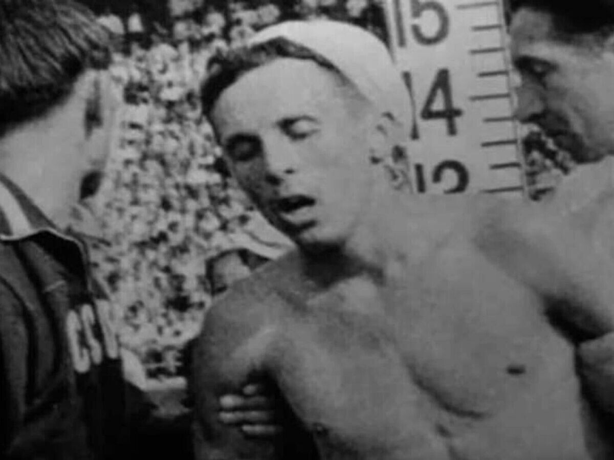    Советский бегун Хуберт Пярнакиви | © Фото : Кадр из фильма "Спорт, спорт, спорт"