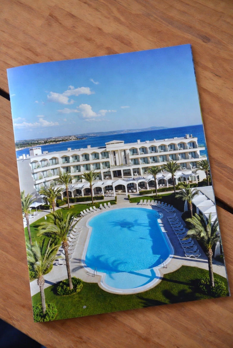 Красивый вид на отель из буклета