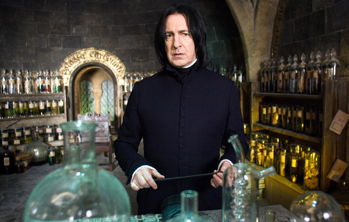    Алан Рикман в роли Северуса Снейпа в фильме "Гарри Поттер и Орден Феникса"  ZUMA Press Wire via Reuters Connect