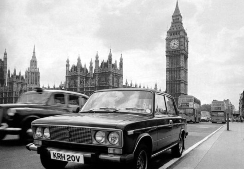 Легендарная "Шестёрка" в столице туманного Альбиона. Источник: https://litlife.club/books/113723/read?page=12&utm_medium=organic&utm_source=yandexsmartcamera