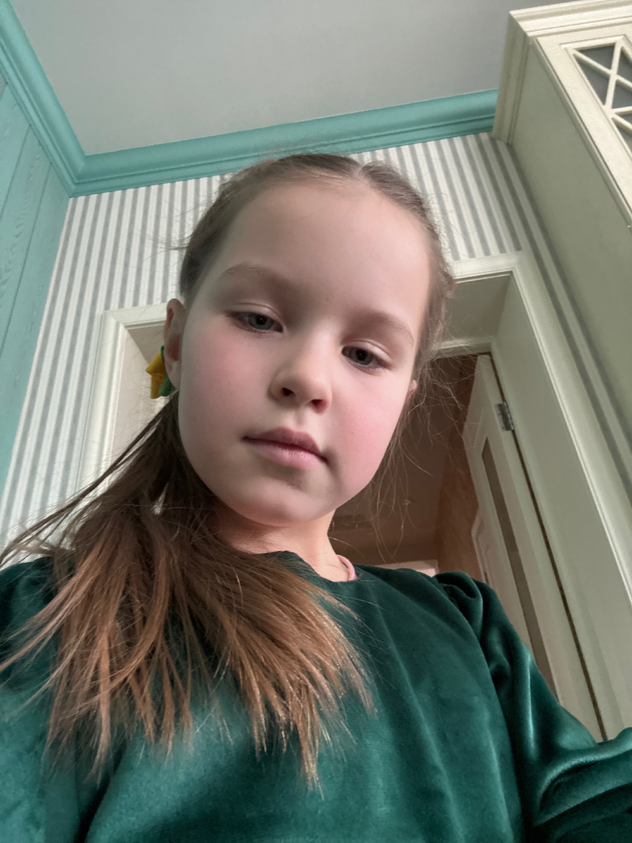 Селфить обожает