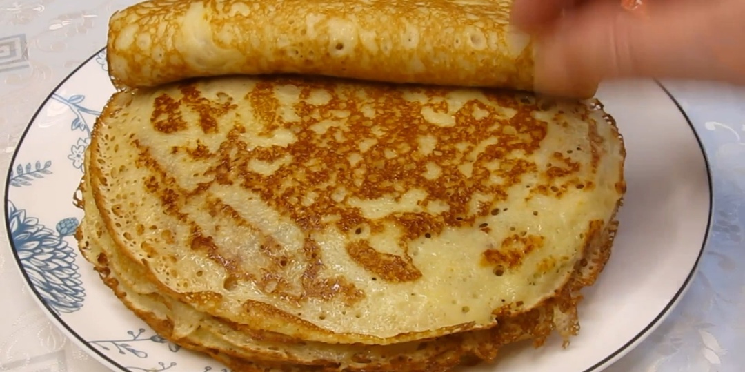 Настоящие русские блины. Дрожжевые это подлинный русский вкус, с лёгкой кислинкой.