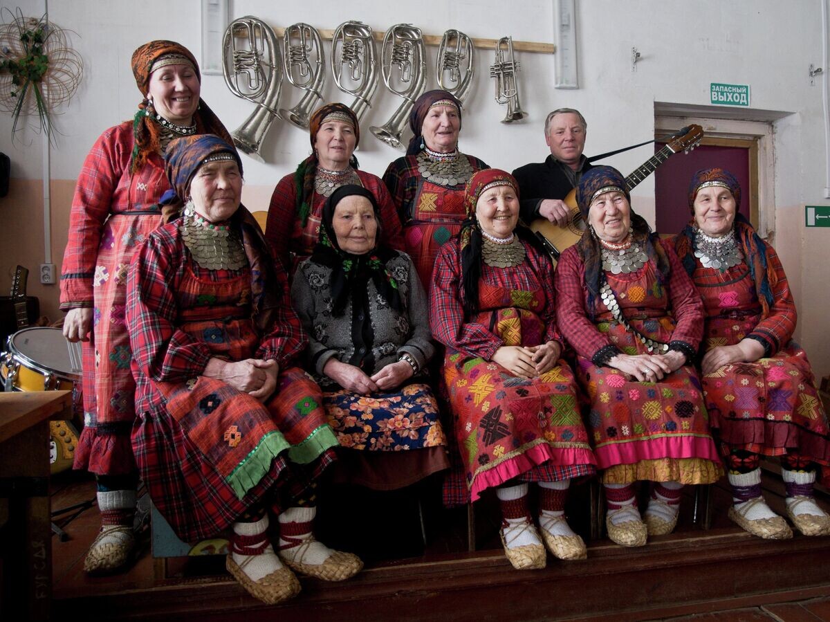    Участницы фольклорного коллектива "Бурановские бабушки" в селе Бураново | © РИА Новости / Александр Горбунов