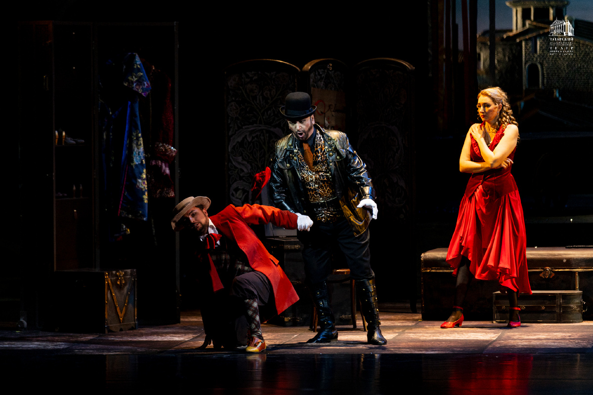 Канио - Ахмед Агади (Мариинский театр), Недда - Валентина Феденёва (Михайловский театр), Беппо - Дамир Закиров (Михайловский театр)