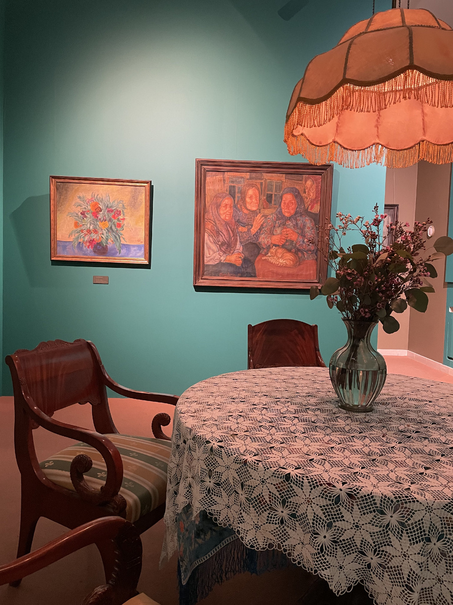 часть комнат имеют жилую обстановку