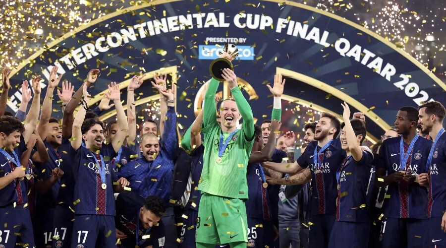     Матвей Сафонов после победы ПСЖ в Межконтинентальном кубке Фото пресс-службы FIFA