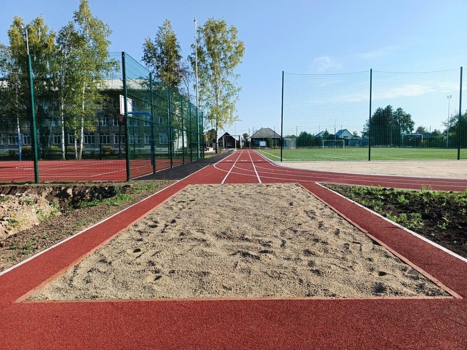    В этом году в регионе отремонтируют 10 спортзалов и 15 спортплощадок. Фото: Департамент информационной политики Свердловской области