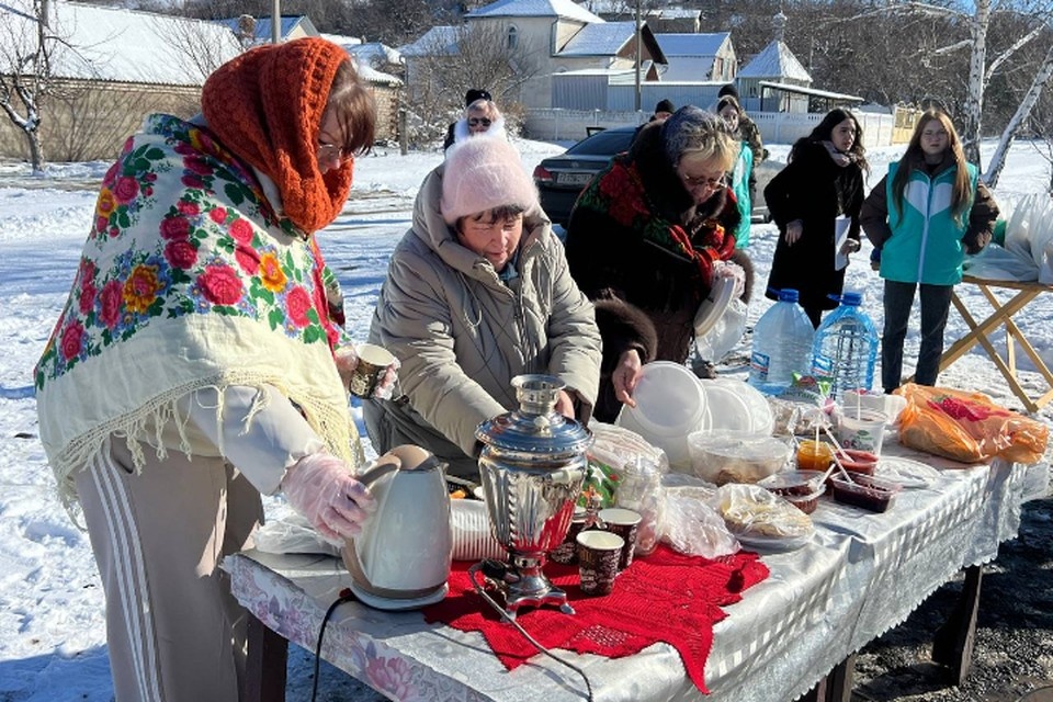    В Луганске празднуют Масленицу Валерия РАЗИНА
