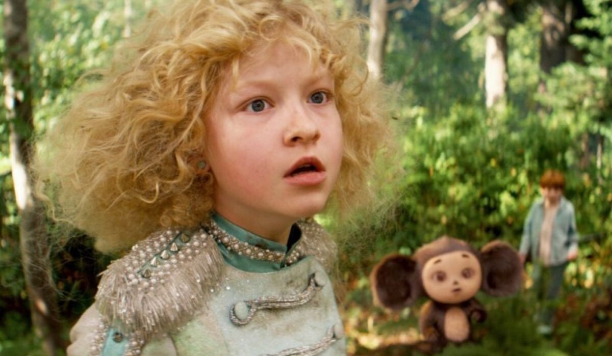     Кадр из фильма "Чебурашка 2". Источник: rg.ru Автор фото: Предоставлено Yellow, Black and White