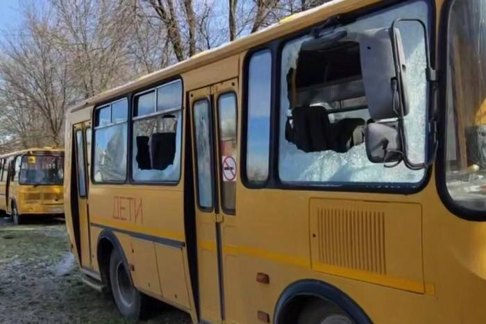 Автобусы, пострадавшие при украинском обстреле в Запорожской области. Обложка © Telegram / Балицкий Евгений
