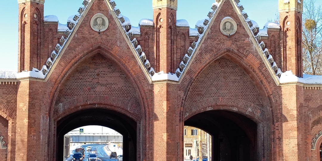 Бранденбургские ворота Кёнигсберга в Калининграде! Любуемся и кушаем марципан!