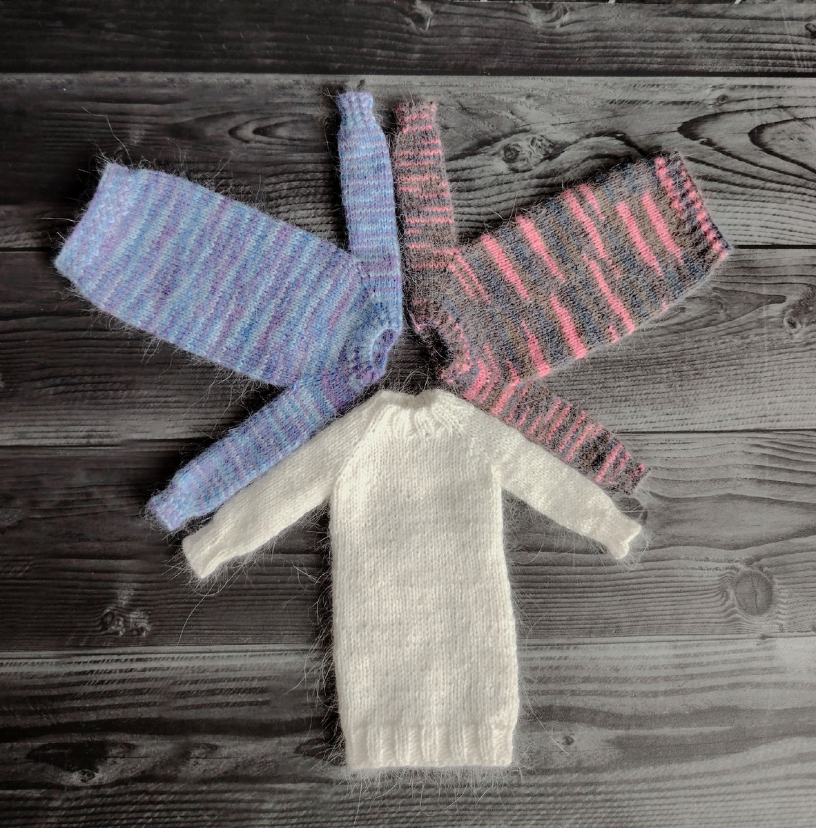 Все три платья вместе.