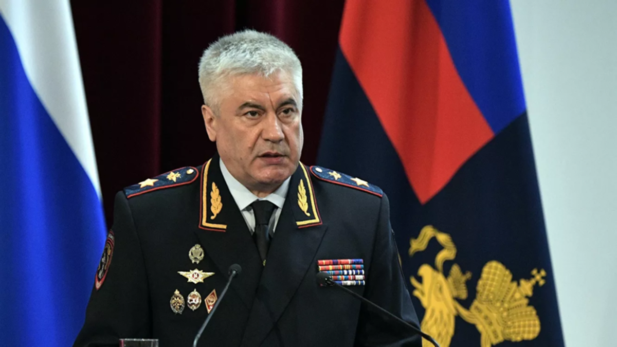 Зачем власти предлагают ограничить выдачу наличных денег через кассы банков?