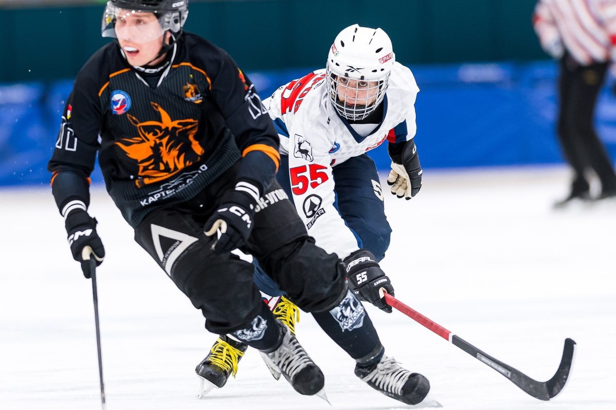    Четвертьфинальную серию стартовцы начнут на площадке действующих чемпионов России