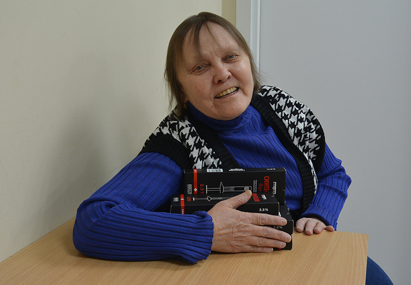 Галина Ильинична с запасом внутрисуставных инъекций