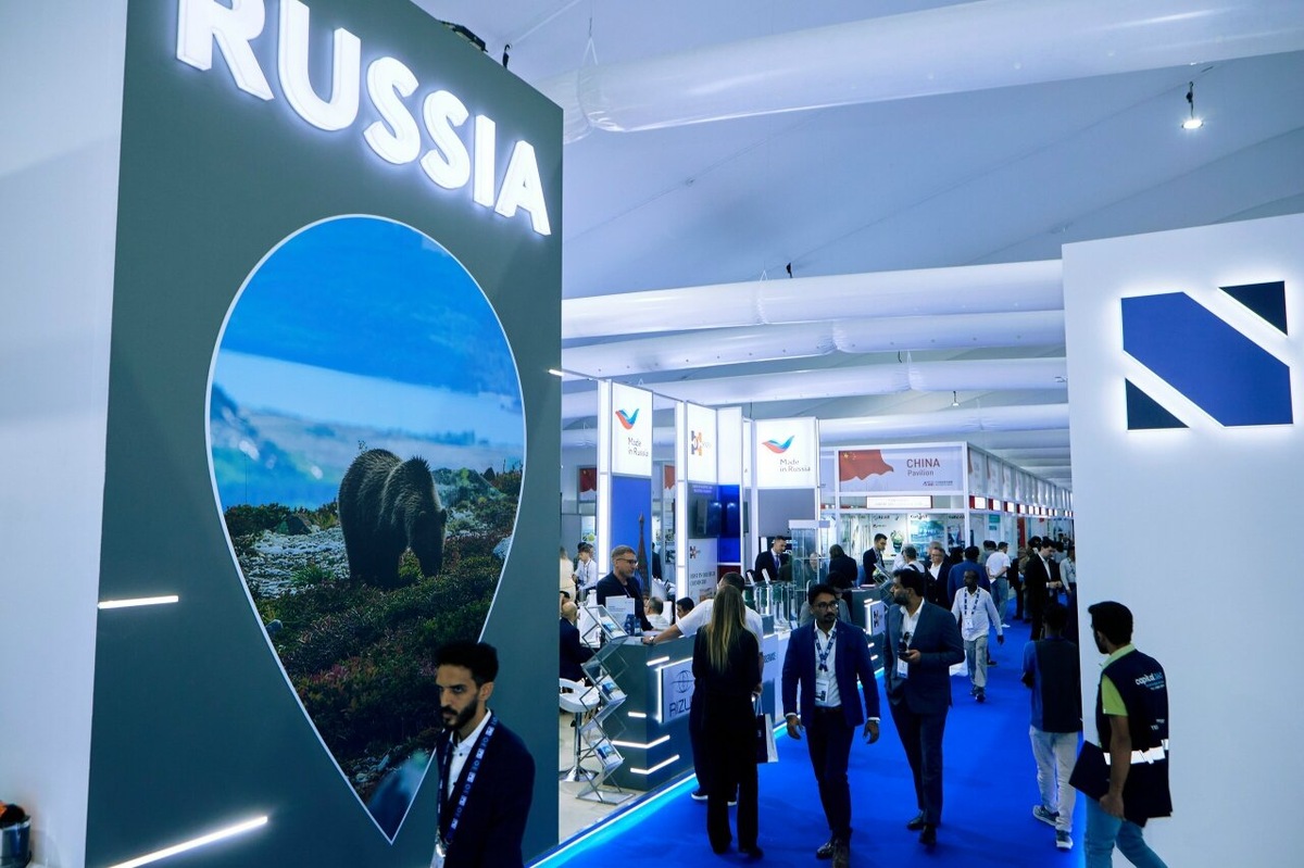    В 2025 году в Абу Даби прошла Международная выставка в области нефтегазовой и нефтехимической промышленности ADIPEC. Генеральный директор компании «Ойлтим» Владимир Лавров и руководители международного подразделения провели презентации компании и ее возможностей для стран Ближнего Востока. Источник фото: ООО "Компания ОЙЛТИМ" (Вконтакте).