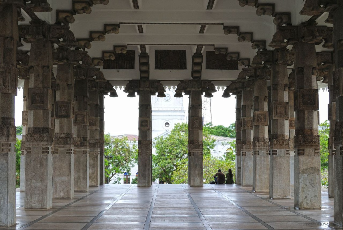 Мемориальный зал независимости в Коломбо, Шри-Ланка (фото автора)