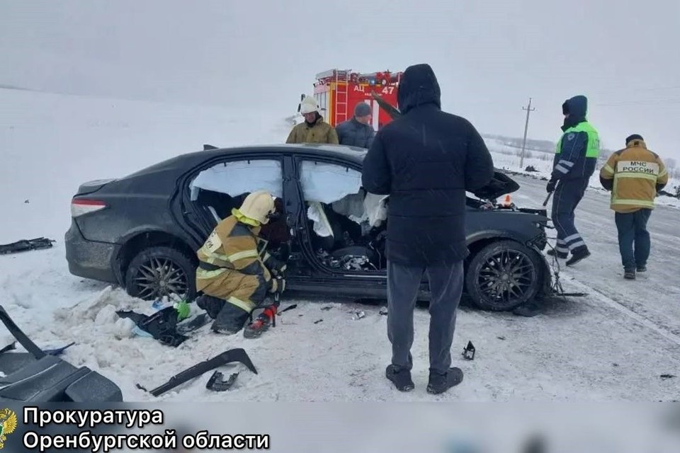    Столкнулись автомобили «Тойота» и «Мазда». Фото: прокуратура Оренбуржья
