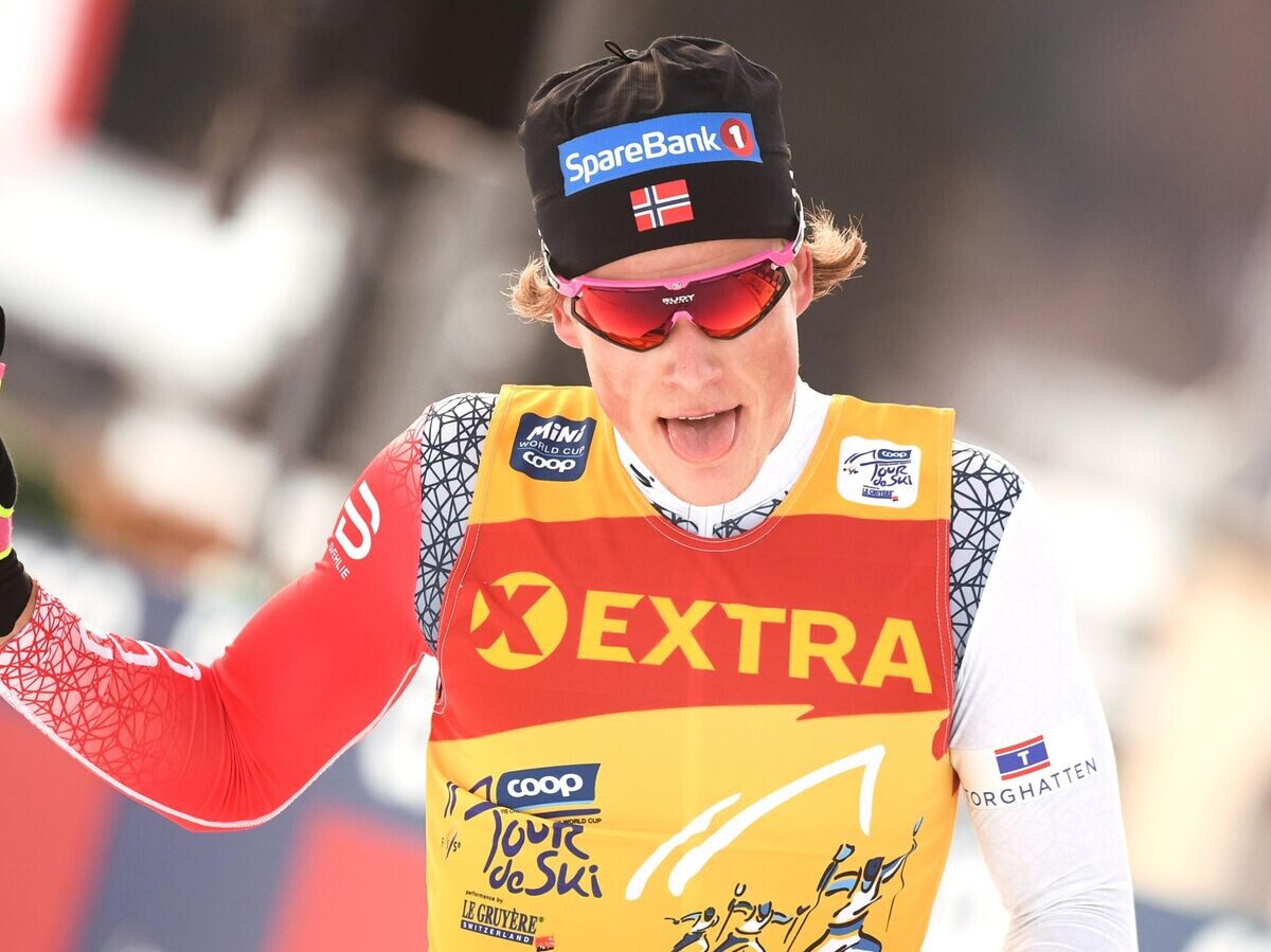    Йоханнес Клебо (Норвегия) на финише дистанции масс-старта классическим стилем на соревнованиях среди мужчин по лыжным гонкам "Тур де Ски" в Валь-ди-Фьемме. | © РИА Новости / Алексей Филиппов