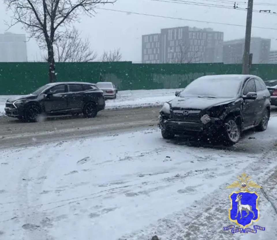    Автомобили столкнулись в районе заправки. ГУ МВД России по Самарской области