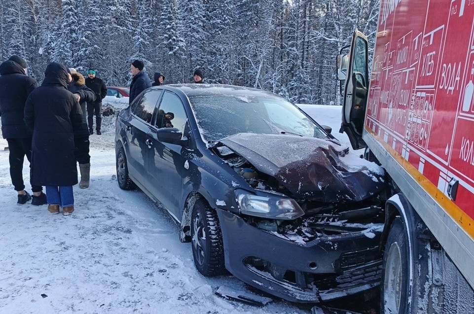    На Пермском тракте произошло два массовых ДТП. Фото: Госавтоинспекция Свердловской области