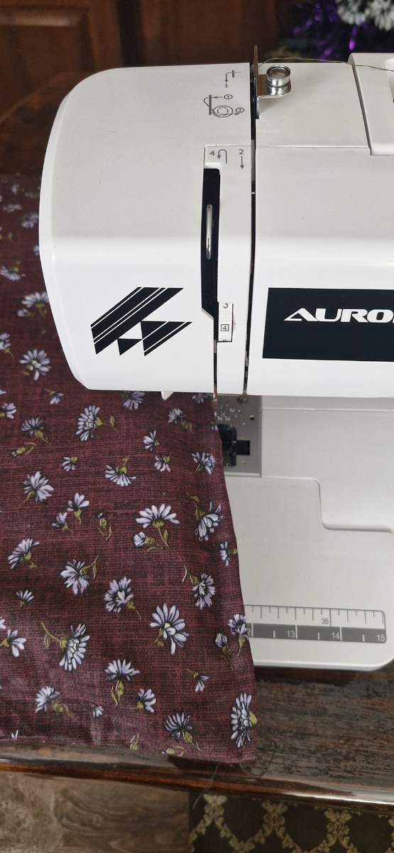 После набивка  наловочек сшивание краёв.